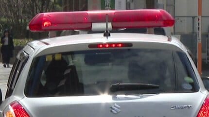 フォークが頭に刺さり死亡、遺族が県を訴える
